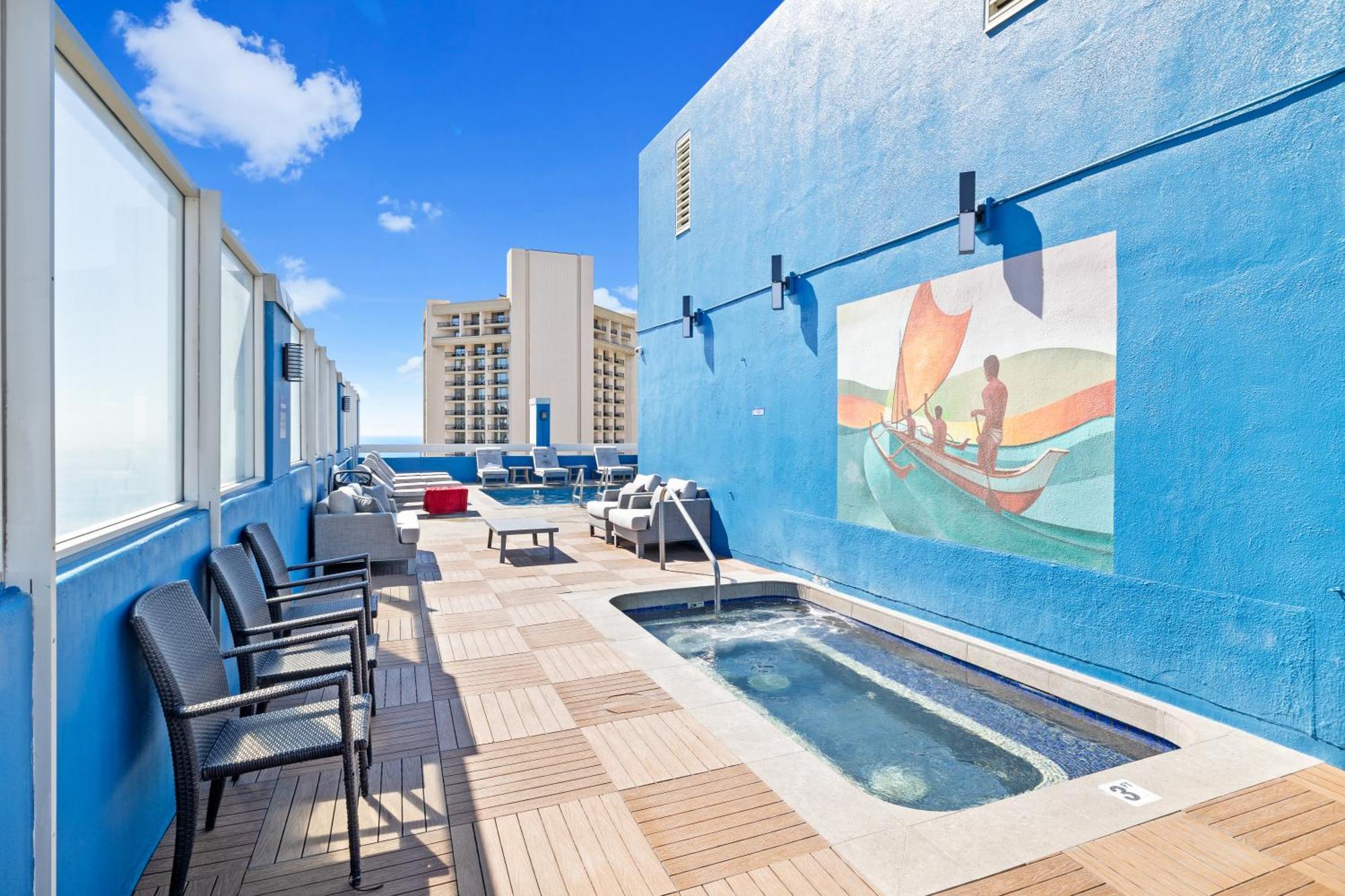 Steps To Waikiki Beach! Newly Renovated With 75" Tv ホノルル エクステリア 写真