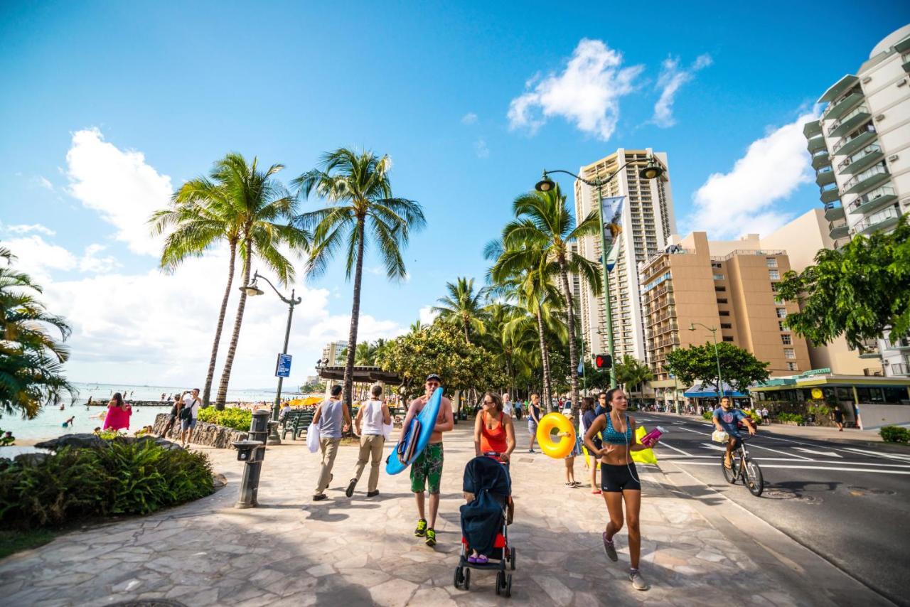 Steps To Waikiki Beach! Newly Renovated With 75" Tv ホノルル エクステリア 写真